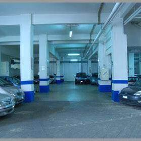 parking in rome for motorbikes, cars and vans